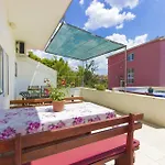 Vinko Apartment *
